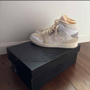 Air Jordan 1 Mid SE 'Inside Out' - Size 8.5 M - With Box